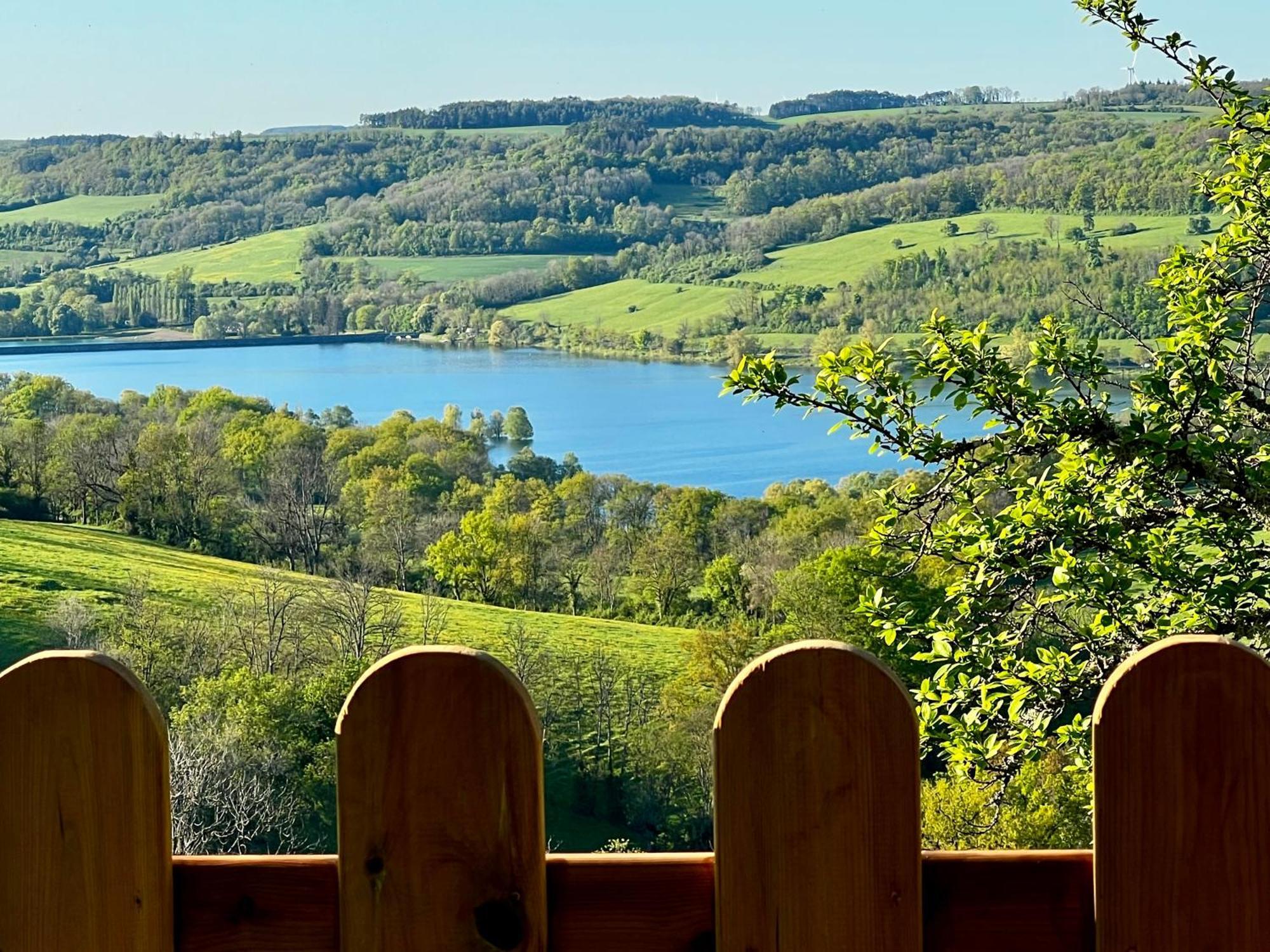 Gite Le Belvedere Du Lac 푸일리엔아그수아 외부 사진
